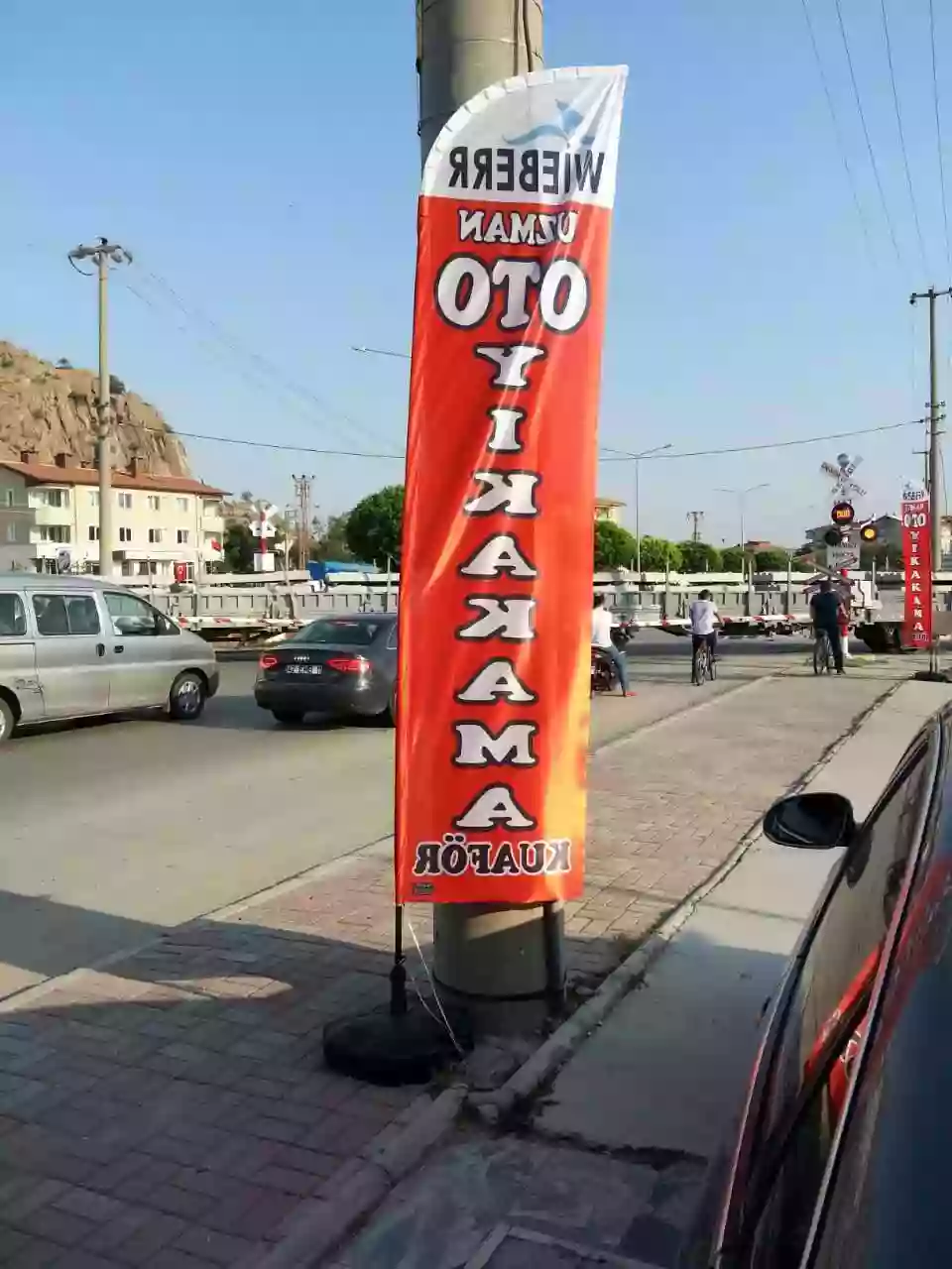 araba-yikamatik-olta-bayragi
